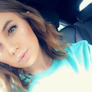 Meet your Posher, Hayley
